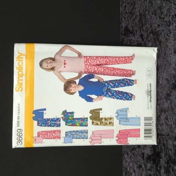 Simplicity 3669 K5 Uncut Sewing Pattern Kid's Pajamas Sz 7, 8, 10, 12, 14 - Picture 1 of 3